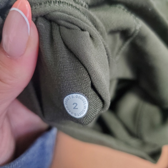 Lululemon leggings - Picture 3 of 16